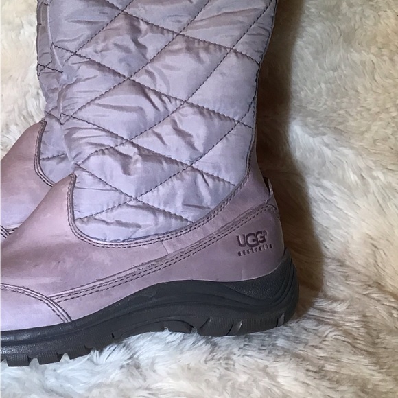 Ugg leather/quilted zip up boots 8 - Picture 9 of 10